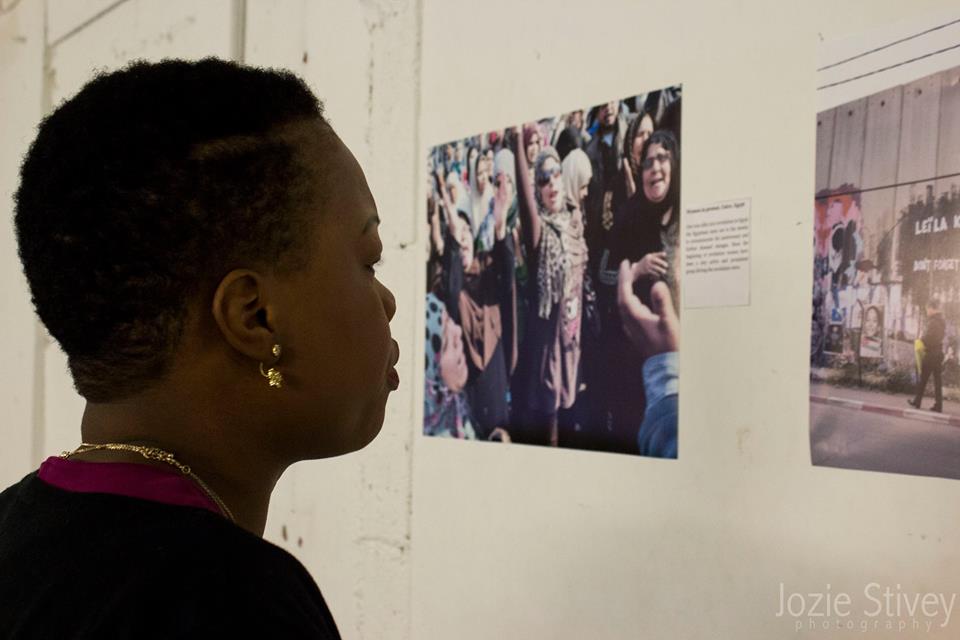 photo-exhibition-dismantling-single-stories